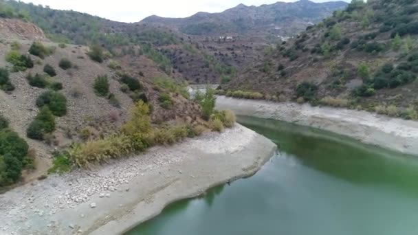 Kıbrıs Taki Farmakas Barajı Üzerinde Uçan Bir Hava Aracı Vuruldu — Stok video