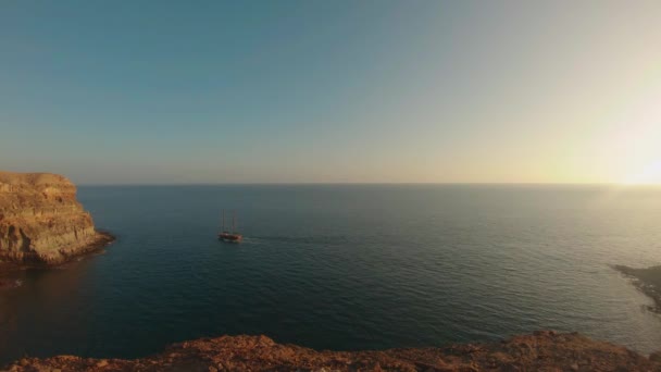 Захід Сонця Тирітаа Біч Гран Канарія Іспанія Плаванням Човна Синім — стокове відео