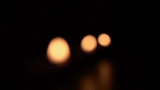 暗い背景に テラコッタのディワリ Diyas ディワリのお祝いの中に家を照明に使用されます — ストック動画