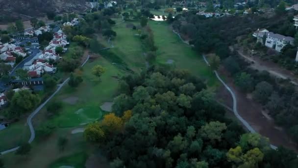 ラモーナカリフォルニアのサンビセンテゴルフコースの空中ドローン撮影 — ストック動画