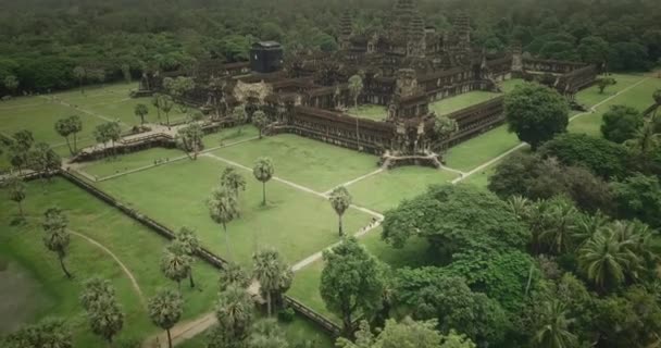 Revealing Shot Angkor Wat — Stok video