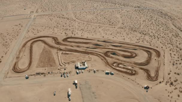 High Aerial Drone View Motocross Circuit Racing Mojave Desert California — Vídeos de Stock