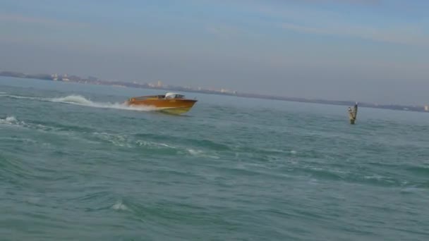 Bateau Vitesse Sur Golfe Venise Lumière Jour Venise Italie Décalage — Video