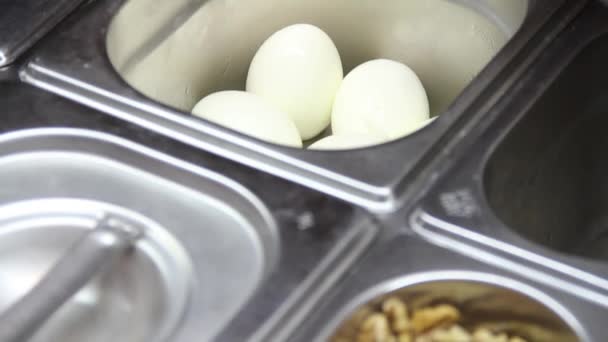 Eggs Nuts Restaurant Display — Vídeo de stock