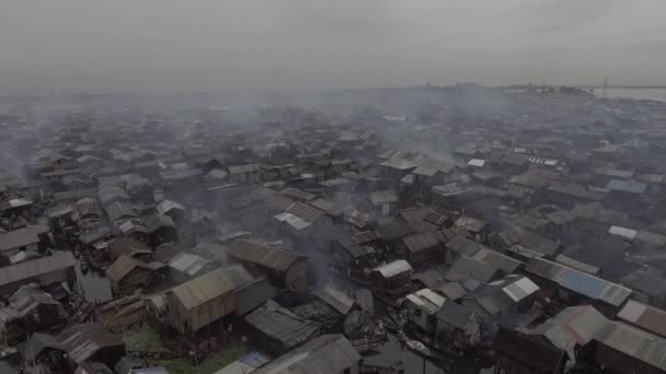 Makoko Považováno Největší Nigerijský Slum Obyvateli Stavějícími Chůdách Říká Jim — Stock video