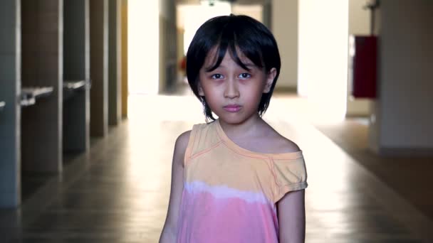 Portrait Young Southeast Asian Boy Alone Scared Looking Camera Abandoned — Wideo stockowe