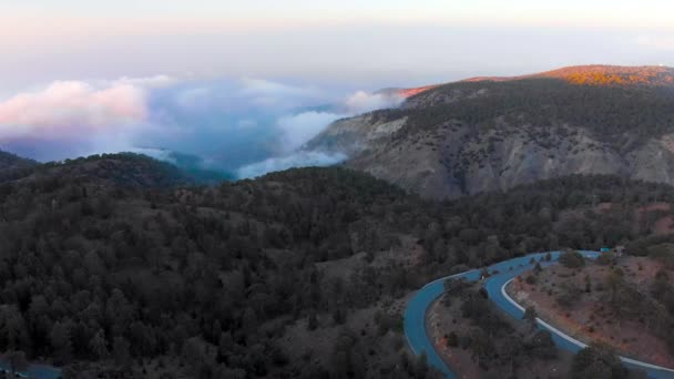 Aerial Shot Flying Cloudy Mountain Range Mount Olympus Roadway — Vídeo de Stock