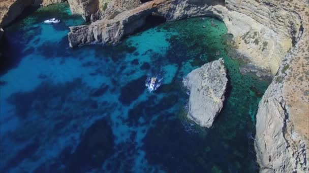 Barco Malta Lagoa Azul — Vídeo de Stock