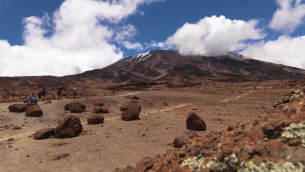 Time Lapse Shot People Hiking Uhuru Trail Summit Mount Kilimanjaro — Stock video