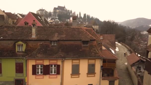 Schöne Aussicht Auf Die Dächer Mit Etwas Schnee Auf Die — Stockvideo