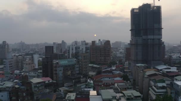 Beweging Van Een Drone Shot Taipei Tijdens Zonsondergang Zon Verbergt — Stockvideo