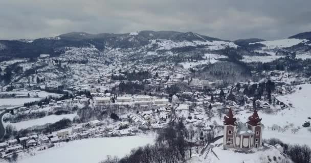 Flying Old Mining Town Banska Stiavnica Calvary Church Winter — Stok video