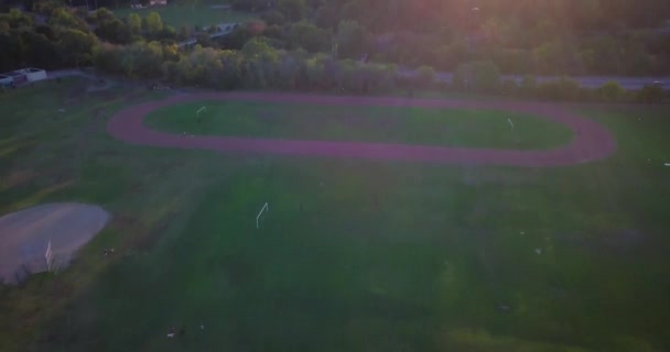 Drone Video Green Soccer Field Parco Toronto Canada Fotocamera Movimento — Video Stock