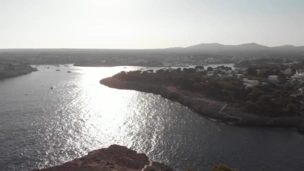 Aerial Uitzicht Prachtige Kustlijn Van Mallorca Eiland Tijdens Zonsondergang — Stockvideo