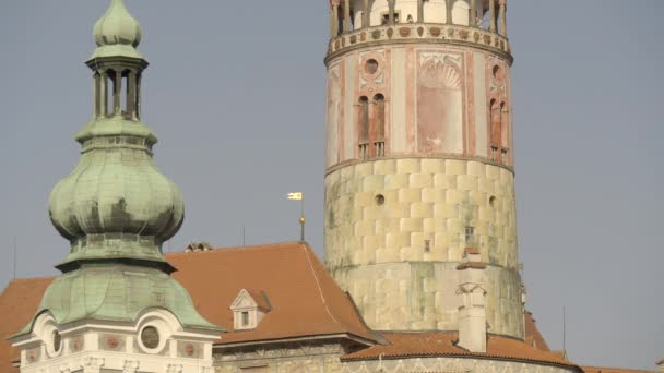 Medium Shot Tower Krumlov Castle Unesco — Vídeo de stock