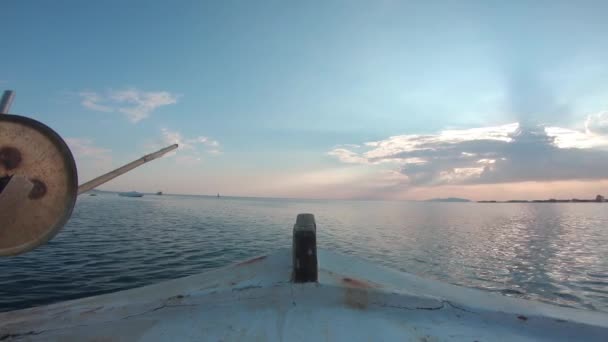 Point Vue Intérieur Voilier Pêche Avancer Vers Coucher Soleil Eau — Video