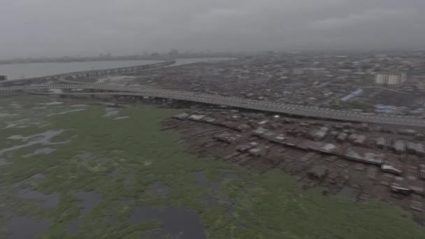 Makoko Θεωρείται Μεγαλύτερη Παραγκούπολη Της Νιγηρίας Κατοίκους Χτίζουν Πάνω Ξυλοπόδαρα — Αρχείο Βίντεο
