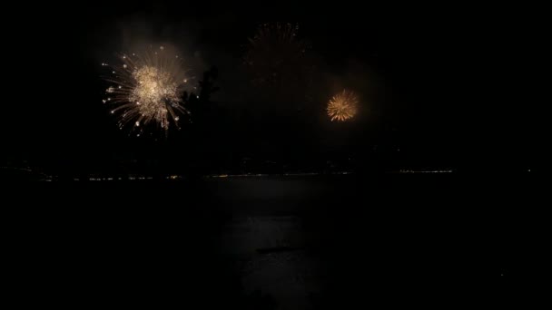 Huge Firework Show Sea — стоковое видео