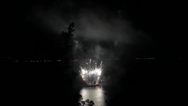 Huge Firework Show Sea — стоковое видео