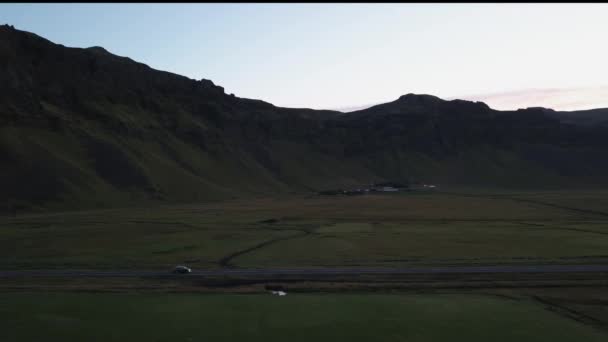 Side Shot Car Iceland — Vídeo de stock