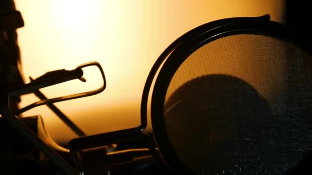 Zoom Out Right Panning Shot Back Lit Studio Microphone Silhouette — Αρχείο Βίντεο