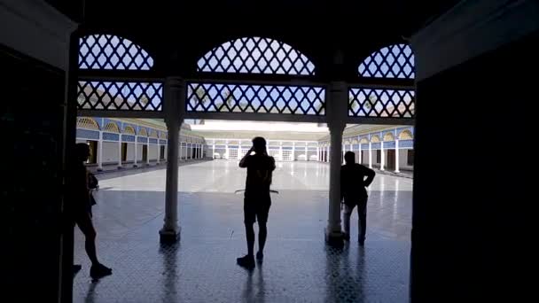 Tourist Taking Picture Badii Palace Marrakech — 图库视频影像