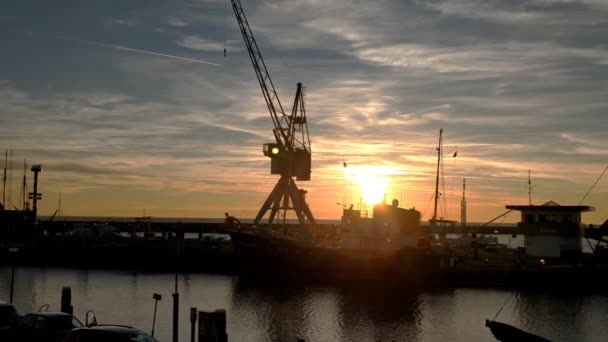 Dolly Shot Sun Set Harbour Harlingen Tug Boat Holland Vintage — ストック動画