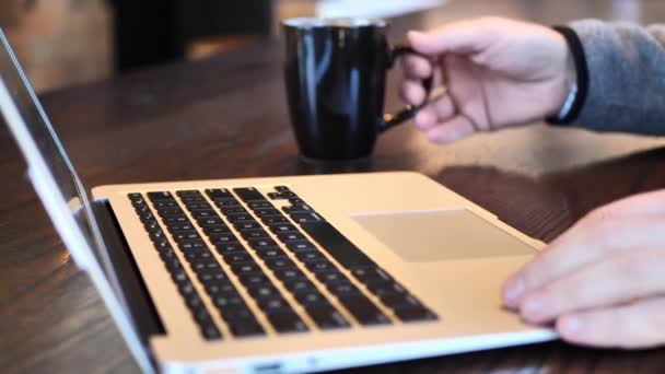 Clip Taken Coffee Shop Cafe Caucasian Man Typing Computer Keyboard — Stockvideo