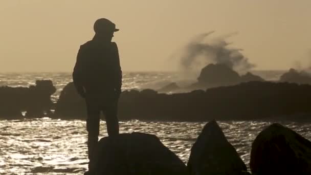 Man Standing Watching Sea — Stok Video