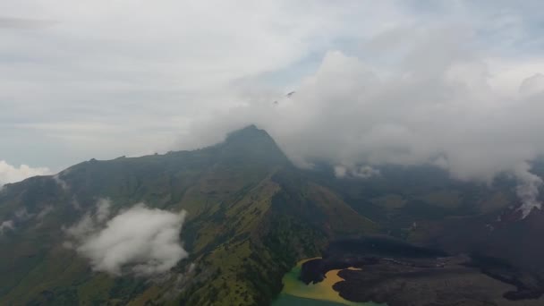 Panoramic Shot Left Right Active Volcano Crater Sulfur Lake Lombok — стокове відео