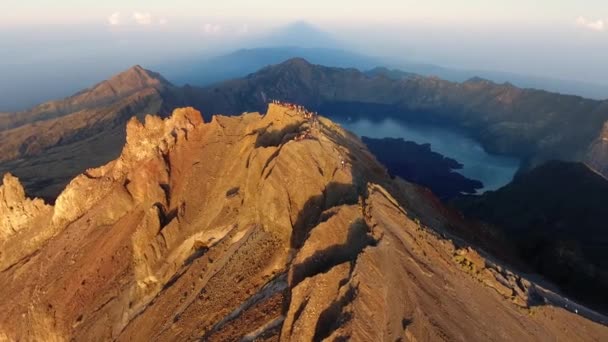 Part Circle People Top Steep Slope Rinjani Lombok — стокове відео