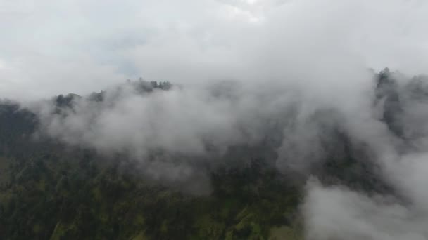 Flying Left Clouds High Mountains Indonesia — стокове відео