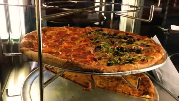 Delicious Italian Pizza Spinning Glass Display Hot Ready Eat — Wideo stockowe