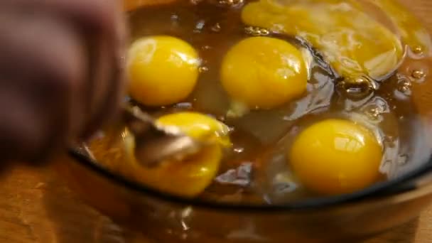 Збивання Яєць Повільному Русі — стокове відео