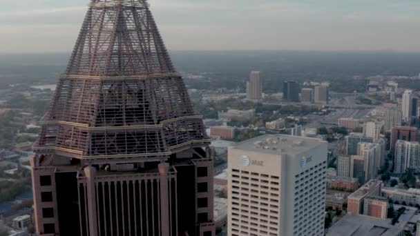 Sunset Atlanta Midtown Bank America Tower Drone Panning North — ストック動画