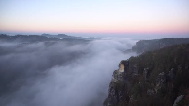 Туманный Утренний Вид Знаменитый Национальный Парк Бастей Саксоне Швейцарии — стоковое видео