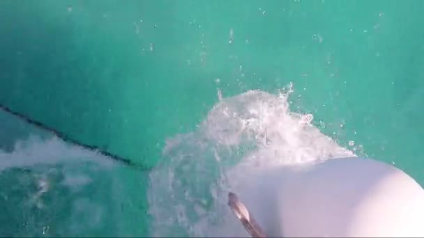 Close Front Sailing Boat Going Fast Water Splashing Fore — Video