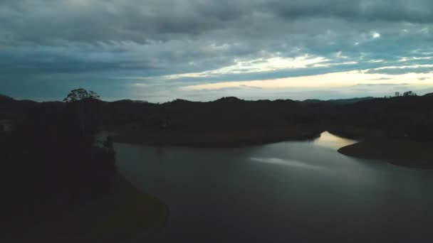 Drone Aerial Footage Flying Reservoir Paraibuna Brasil — ストック動画