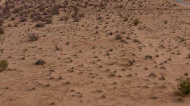 Butte Reveal Mojave Desert — Stok video