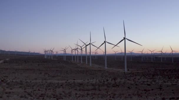 Ветряные Мельницы Пустыни Мохаве Мохаве Калифорния Пустыня Ветряные Мельницы — стоковое видео