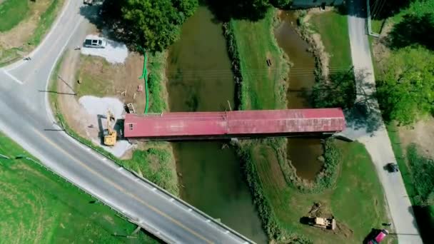 Dismantling 174 Year Old Burr Arch Truss Design Covered Bridge — Stockvideo