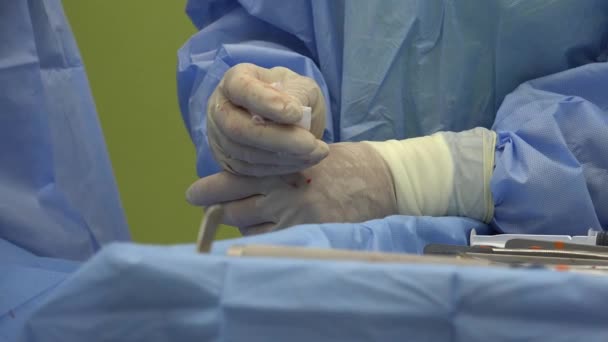 Surgical Nurse Also Referred Theatre Nurse Scrub Nurse Specializes Preoperative — Vídeo de stock