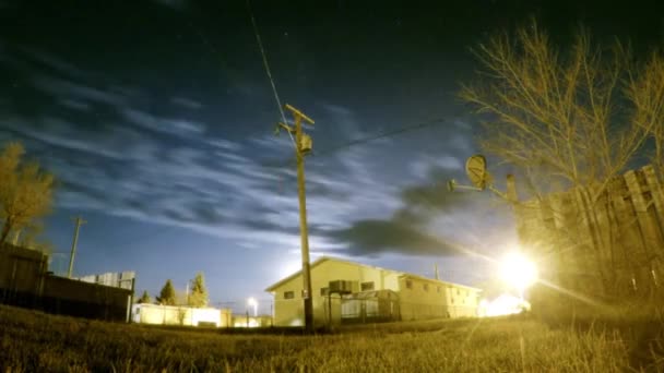 Night Night Clouds Stars Night Sky Building Street Lights Bushes — Stock videók