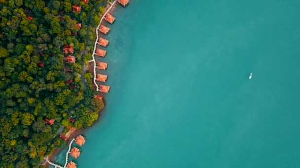 Aerial Shot Overwater Bungalows Rainforest Coastline Langkawi Malaysia — Stockvideo