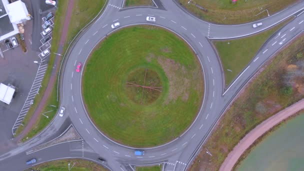 Top View Drone Footage Cars Driving Out Roundabout Cloudy Day — Stockvideo