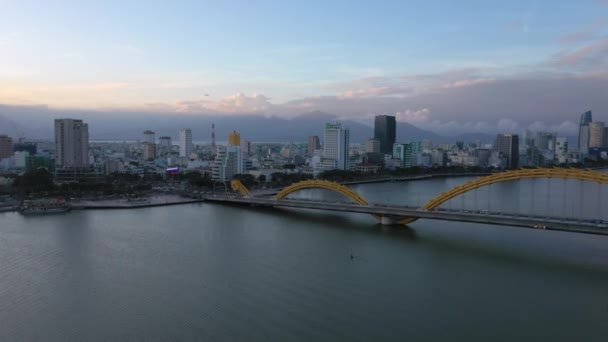 Aerial Dragon Bridge Skyline Sunset Danang City Vietnam — Vídeos de Stock