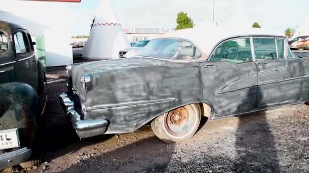 Old Rusted Black 1950S Sedan — Stockvideo