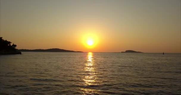 Orange Sunset Out Sea Silhouettes Islands Distance Filmed Croatia Dubrovnik — Vídeo de stock