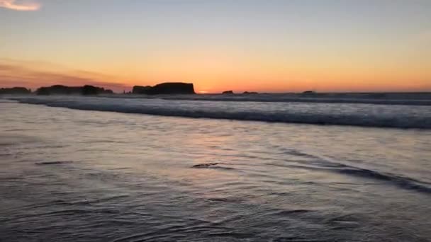 Bandon Beach Southern Oregon Sunset Waves Coming Going — Wideo stockowe