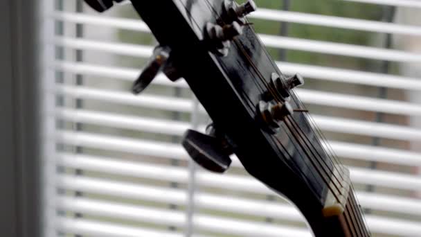 Стоковые Видео Black Acoustic Guitar ⬇ Скачать Футажи Black.